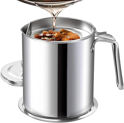 Chihee Grease Container Stainless Steel Bacon Grease Saver with Fine Mesh Strainer 2L / 67.6 fl oz Oil Container Grease Can with Dust-proof Lid Non-slip Tray for Kitchen Storing Frying Cooking Grease