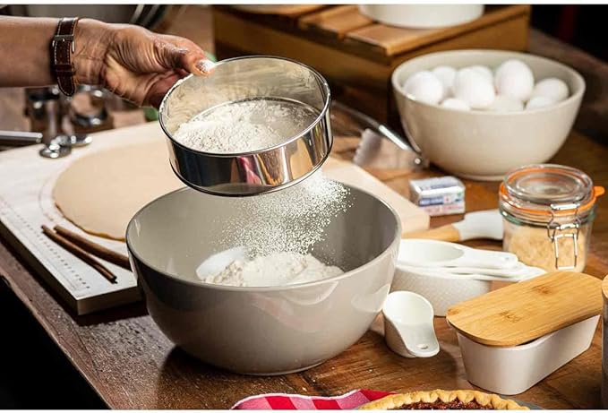 Tablecraft Fine Mesh Sieve Strainer, 8-Inch Round Durable Stainless Steel Sifting, Straining, and Dusting, Comfort Grip, Baking, Food Prep Tool for Foodservice, Restaurant and Home Use, 2" Deep