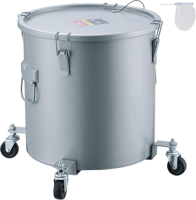 VEVOR Fryer Grease Bucket, 8 Gal Oil Disposal Caddy with Caster Base, Carbon Steel with Rust-Proof Coating, Oil Transport Container with Lid, Lock Clips, Filter Bag for Hot Cooking Oil Filtering