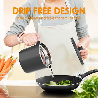 Chihee Grease Container Stainless Steel Bacon Grease Saver with Fine Mesh Strainer 2L / 67.6 fl oz Oil Container Grease Can with Dust-proof Lid Non-slip Tray for Kitchen Storing Frying Cooking Grease