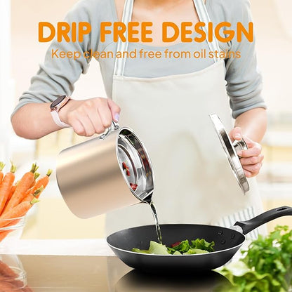 Chihee Grease Container Stainless Steel Bacon Grease Saver with Fine Mesh Strainer 2L / 67.6 fl oz Oil Container Grease Can with Dust-proof Lid Non-slip Tray for Kitchen Storing Frying Cooking Grease