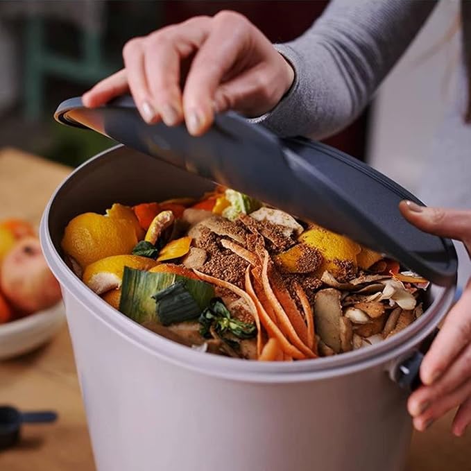 Indoor Compost Bins Compost Bucket Indoor Bokashi Composting System - Kitchen Compost Buckets with Faucet and Air Tight Seal Lid ,Practical Way to Collect All Your Organic Waste, with 1.1lbs of Compos
